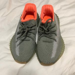 Yeezys— size 5 1/2
